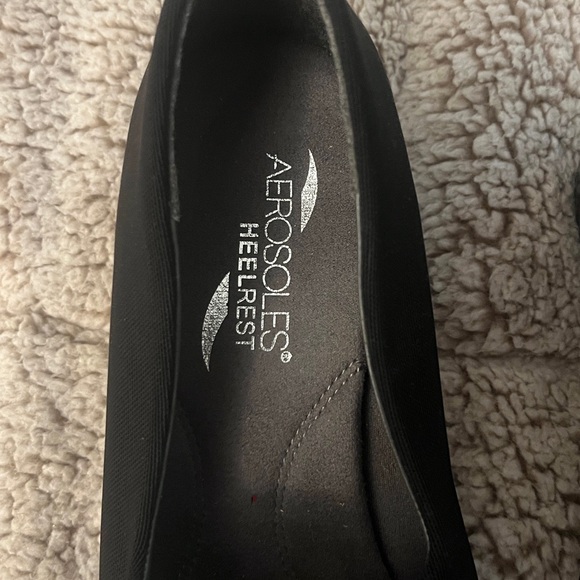 AEROSOLES Black Women's Wedge Shoes - Picture 5 of 8